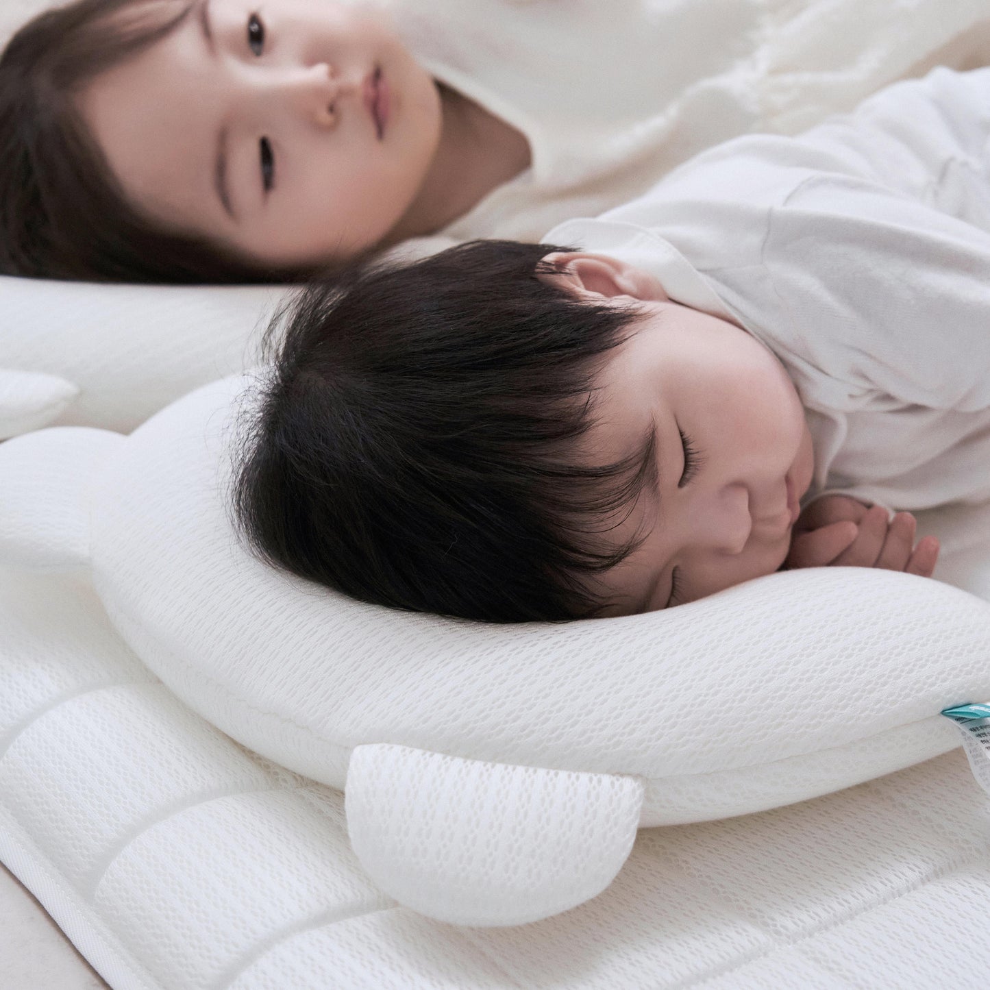 Poled Airluv Balance Pillow: Off-White