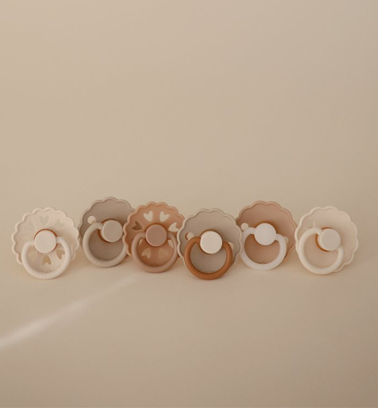 6-Pack Pacifiers Round Latex: Cinnamon Charm
