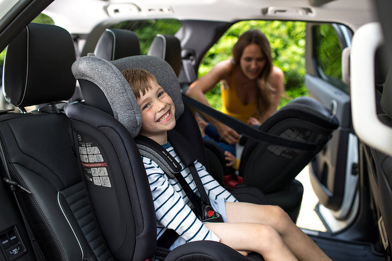 Poled All Age 360 Car Seat (Phantom Black)
